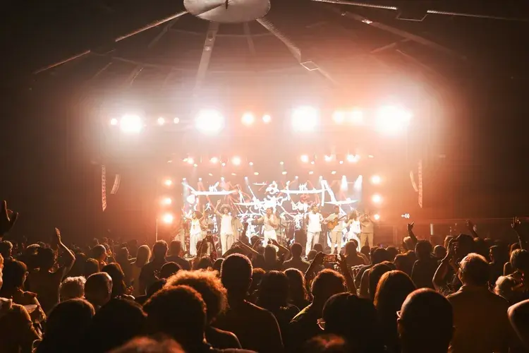 Imagem do Mirante do Paço mostrando a estrutura para eventos de grandes públicos.